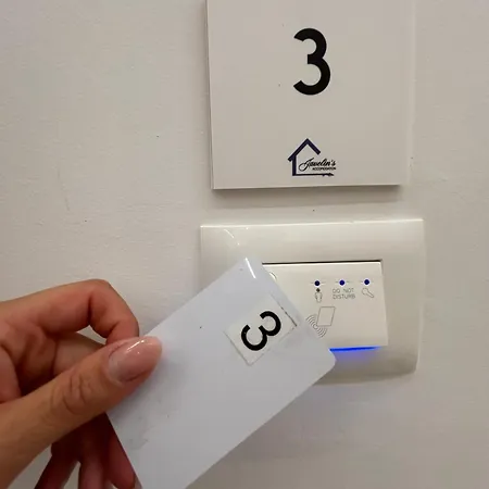 Aparthotel Javelin's