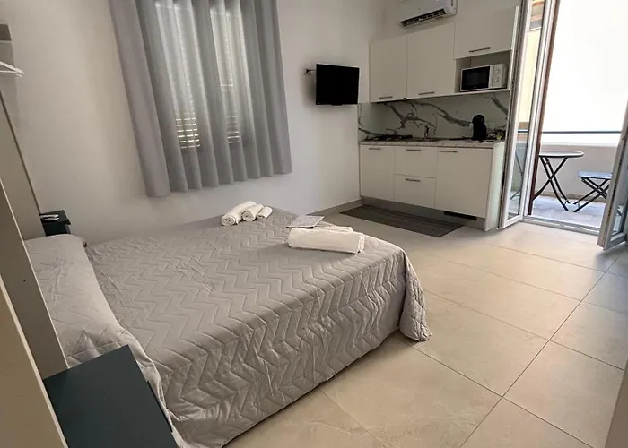 Javelin's Aparthotel