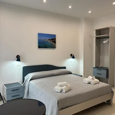 Hotel apartamentowy Javelin's *